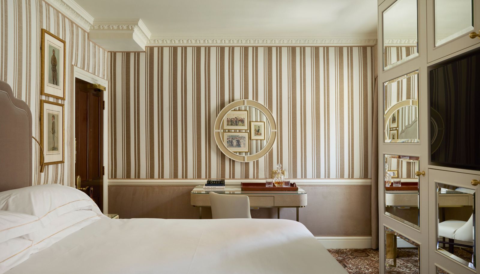 Camera - Egerton House Hotel