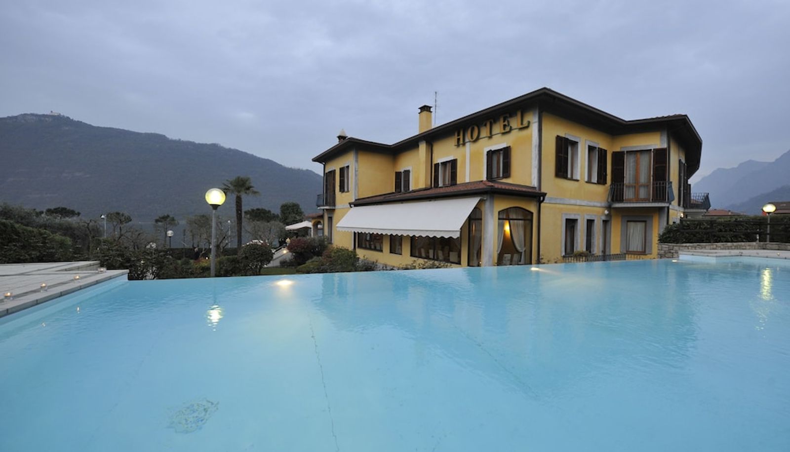 Piscina - Hotel Villa Kinzica