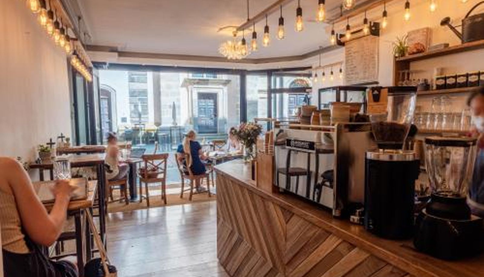 Sala prima colazione all'interno del ristorante - Beethoven Hotel Dreesen - furnished by BoConcept