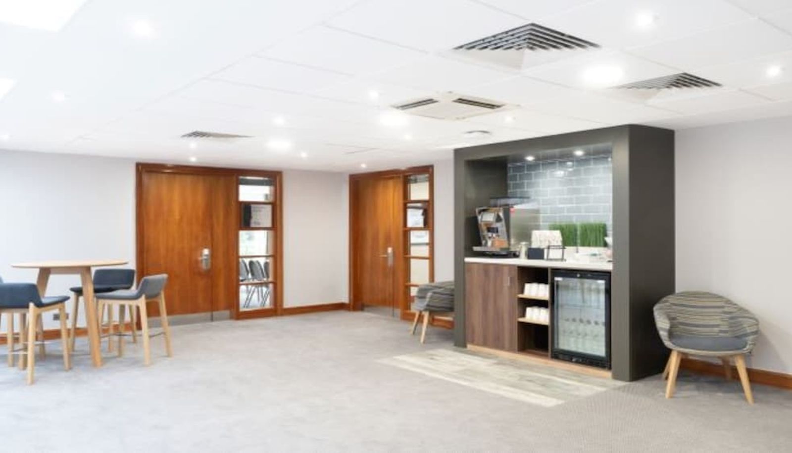 Meeting room - Holiday Inn GLOUCESTER - CHELTENHAM by IHG