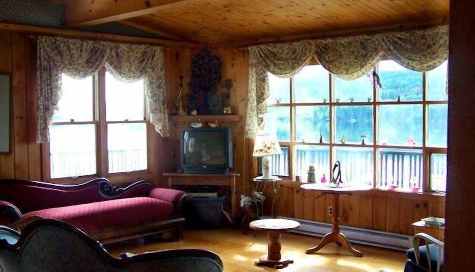 Hall - Lynwood Inn
