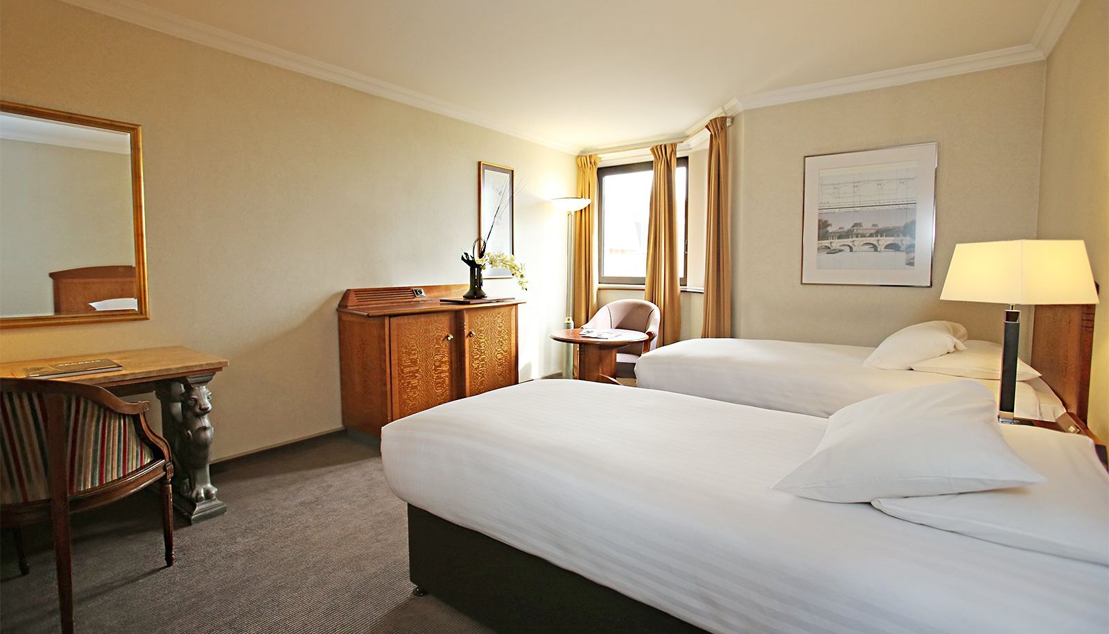 Room - Millennium Hotel Paris Charles