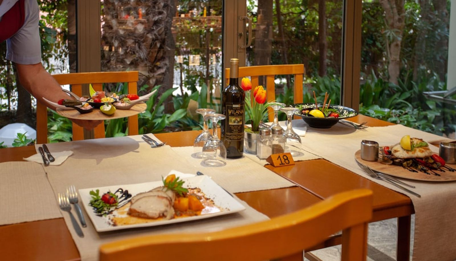 Restaurant - Pantheon Hotel