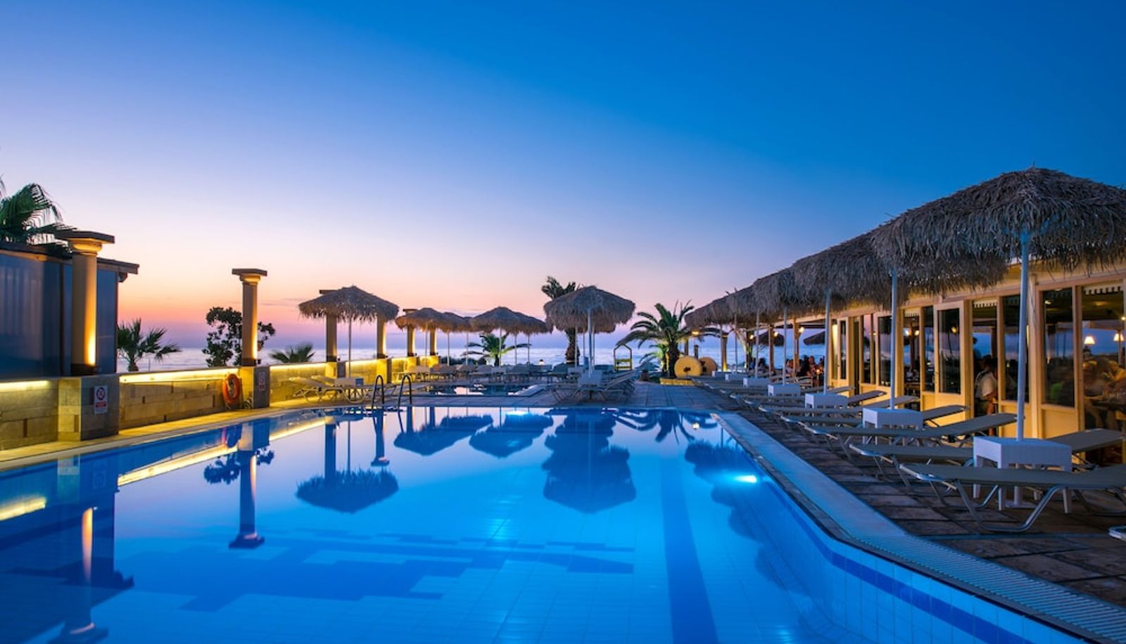 Piscina - Odyssia Beach Hotel