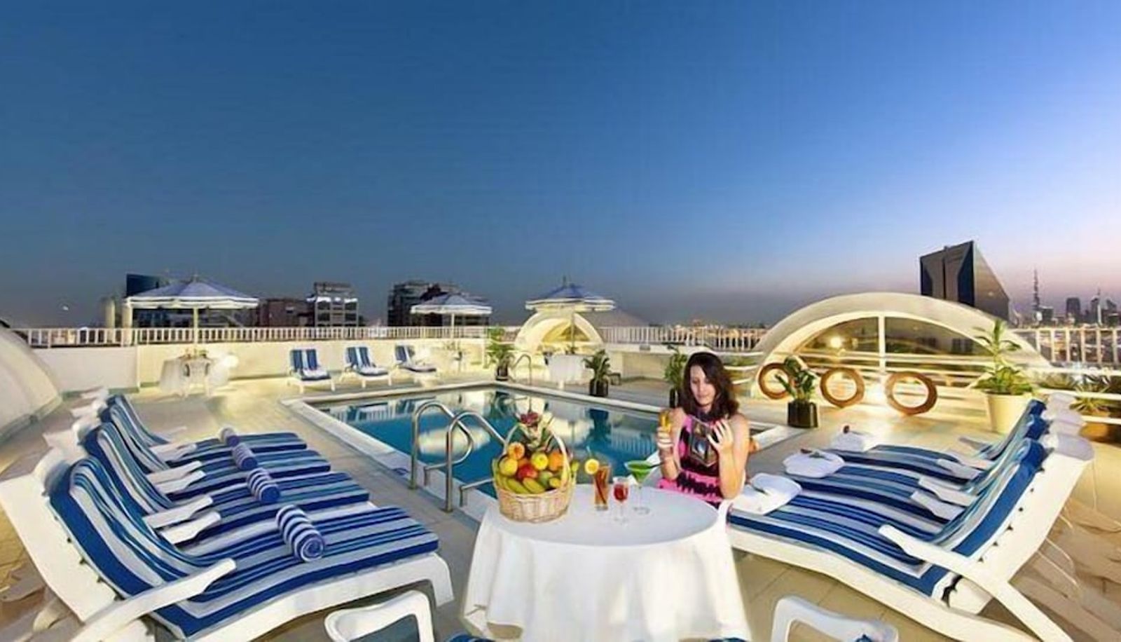 Zwembad - Al Khaleej Palace Deira Hotel
