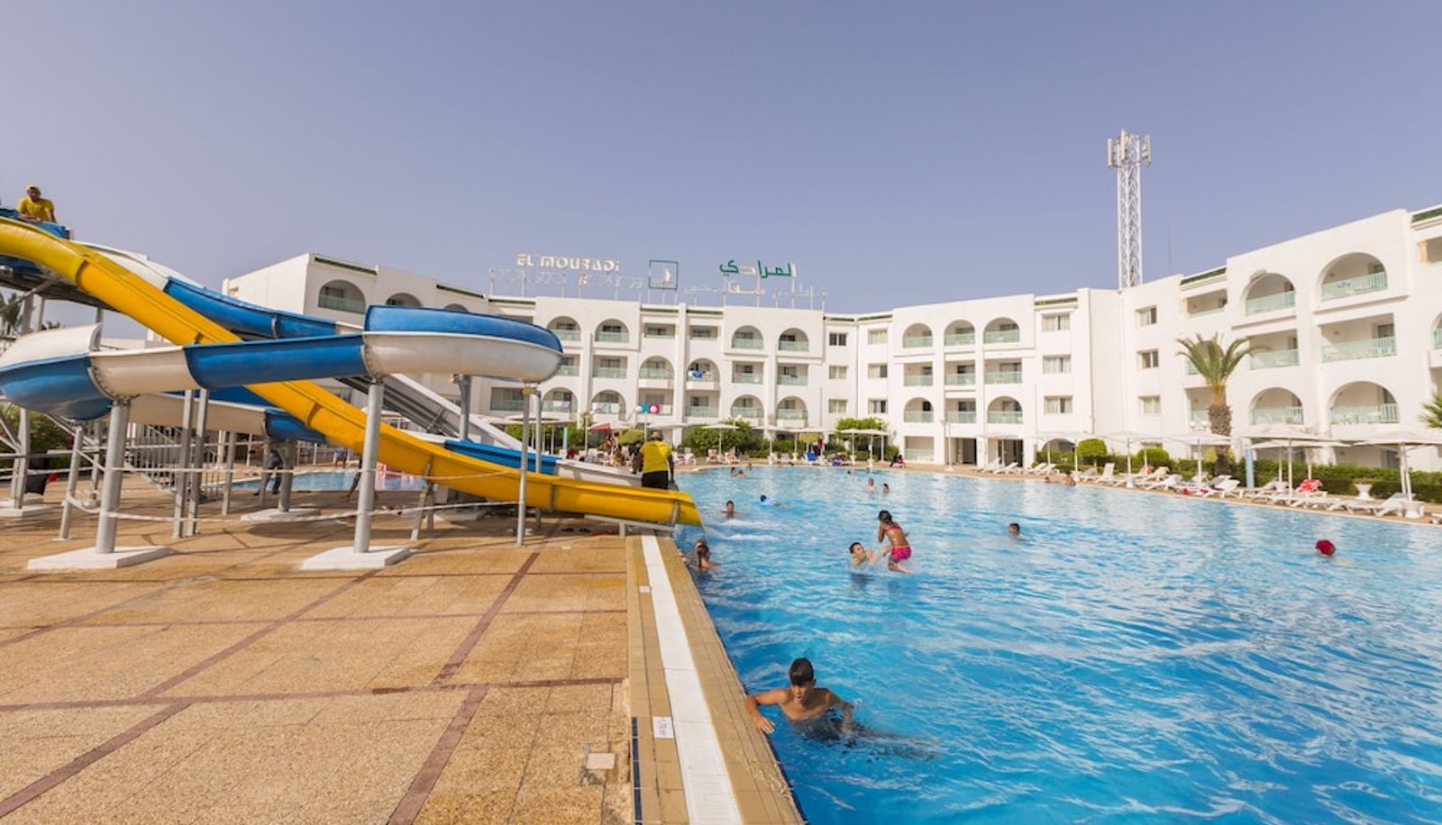 Piscina - El Mouradi Skanes