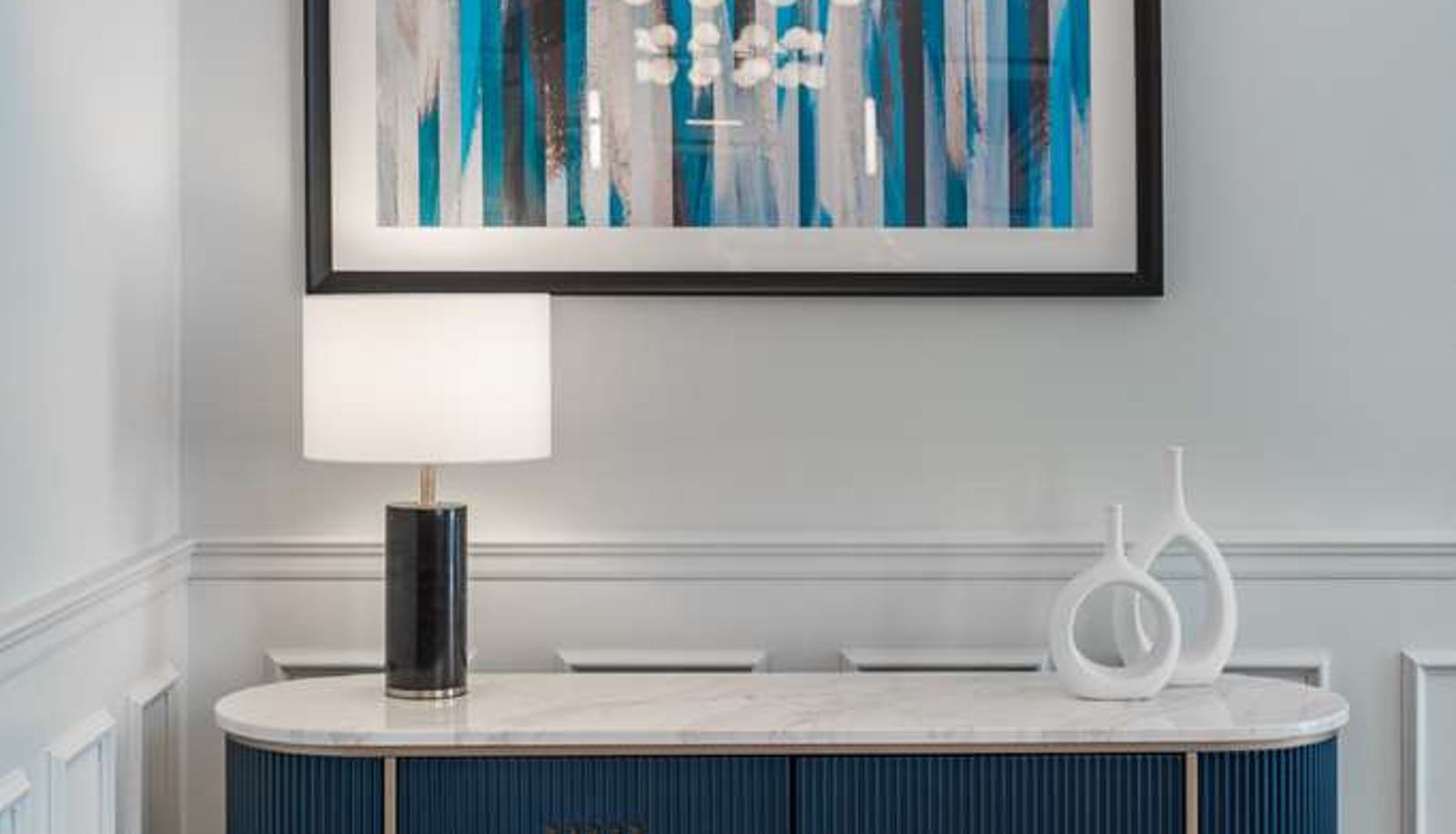 Hall - Mornington London Kensington BW Premier Collection