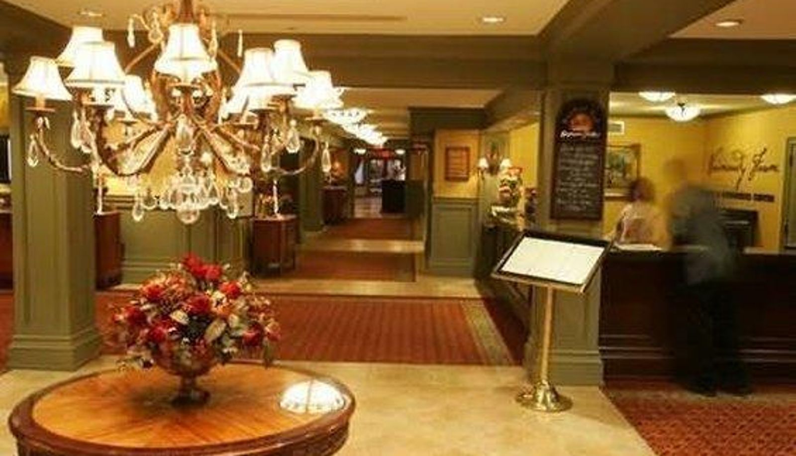 Lobby - Normandy Farm Hotel And Conference Cente