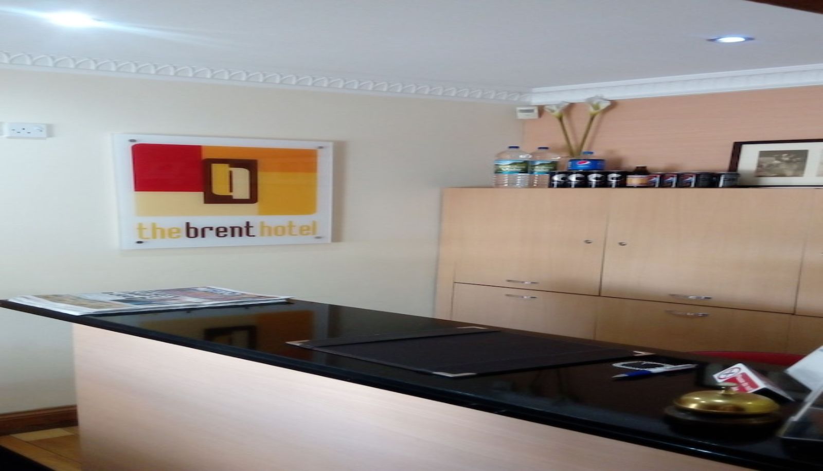 Recepción - The Brent Hotel