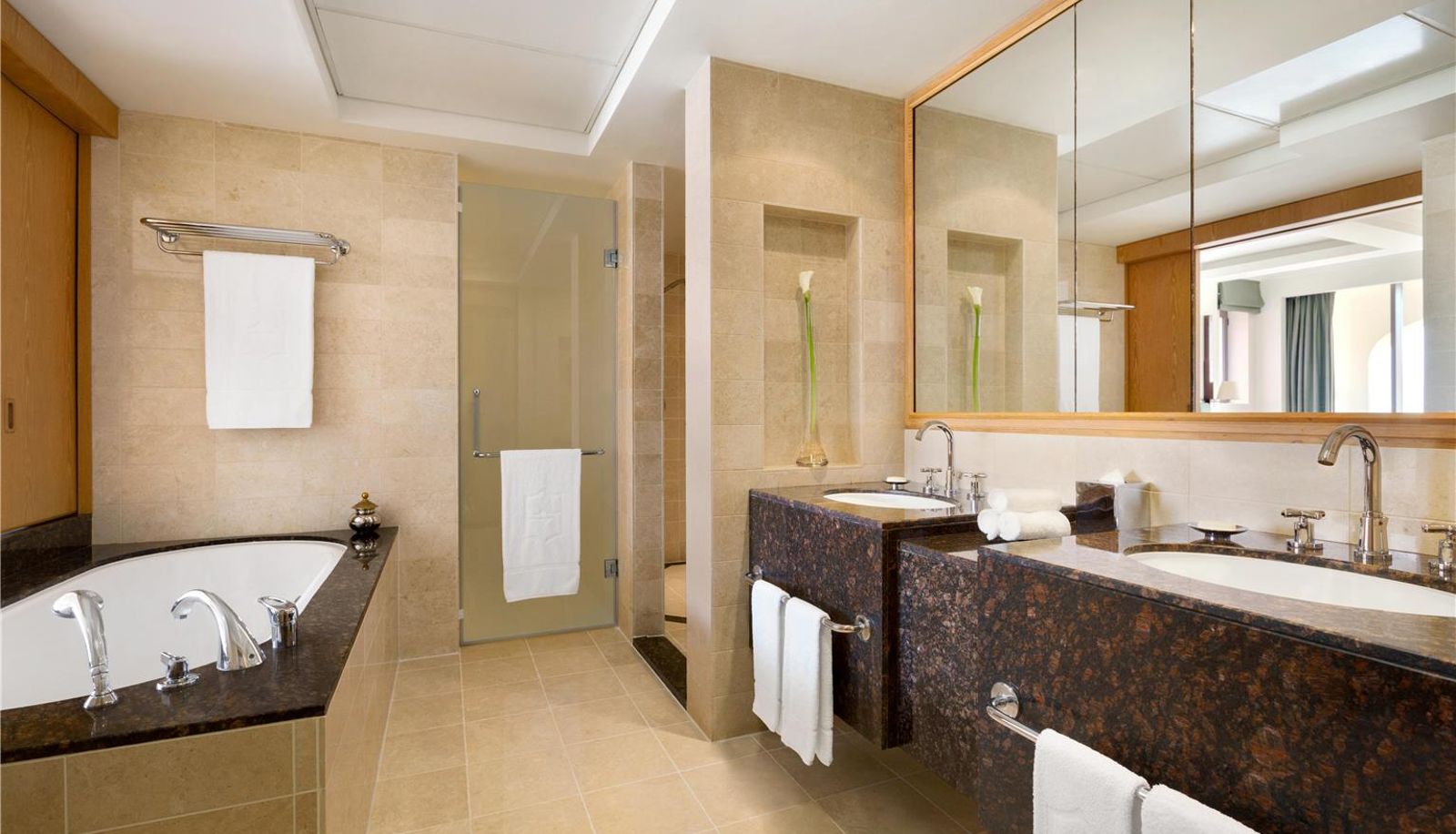 Camera - Hilton Muscat Al Bandar