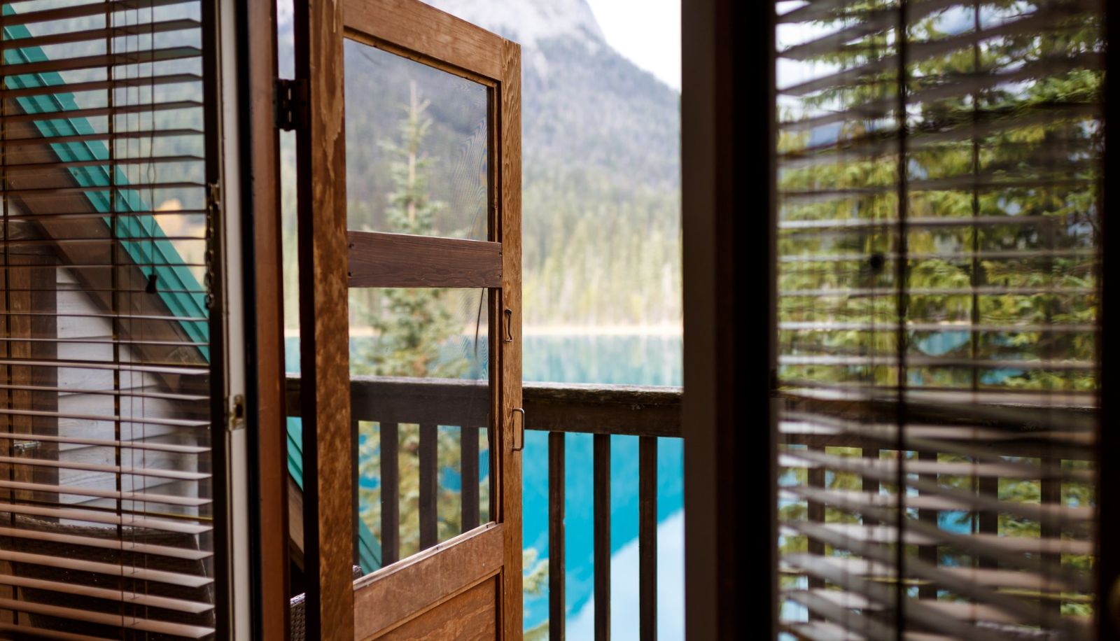 Room - Emerald Lake Lodge