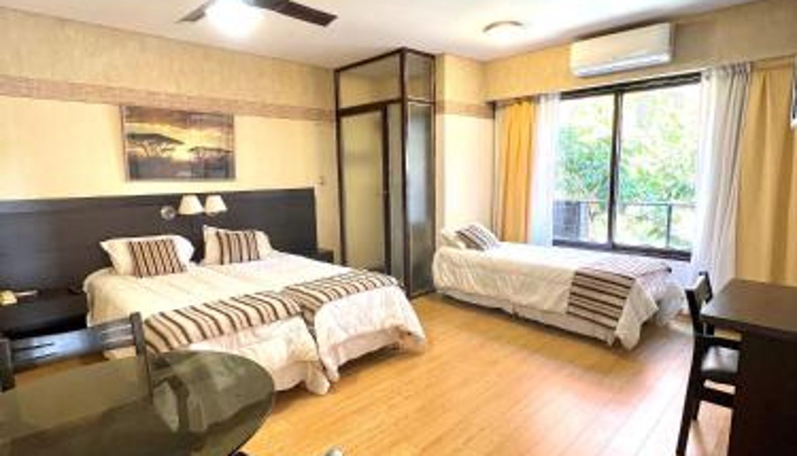 Standardzimmer - Golf Tower Suites & Apartments