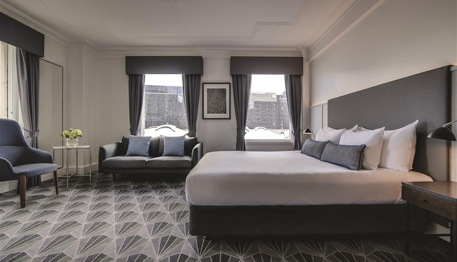 Zimmer - The Savoy Hotel On Little Collins Melbourne