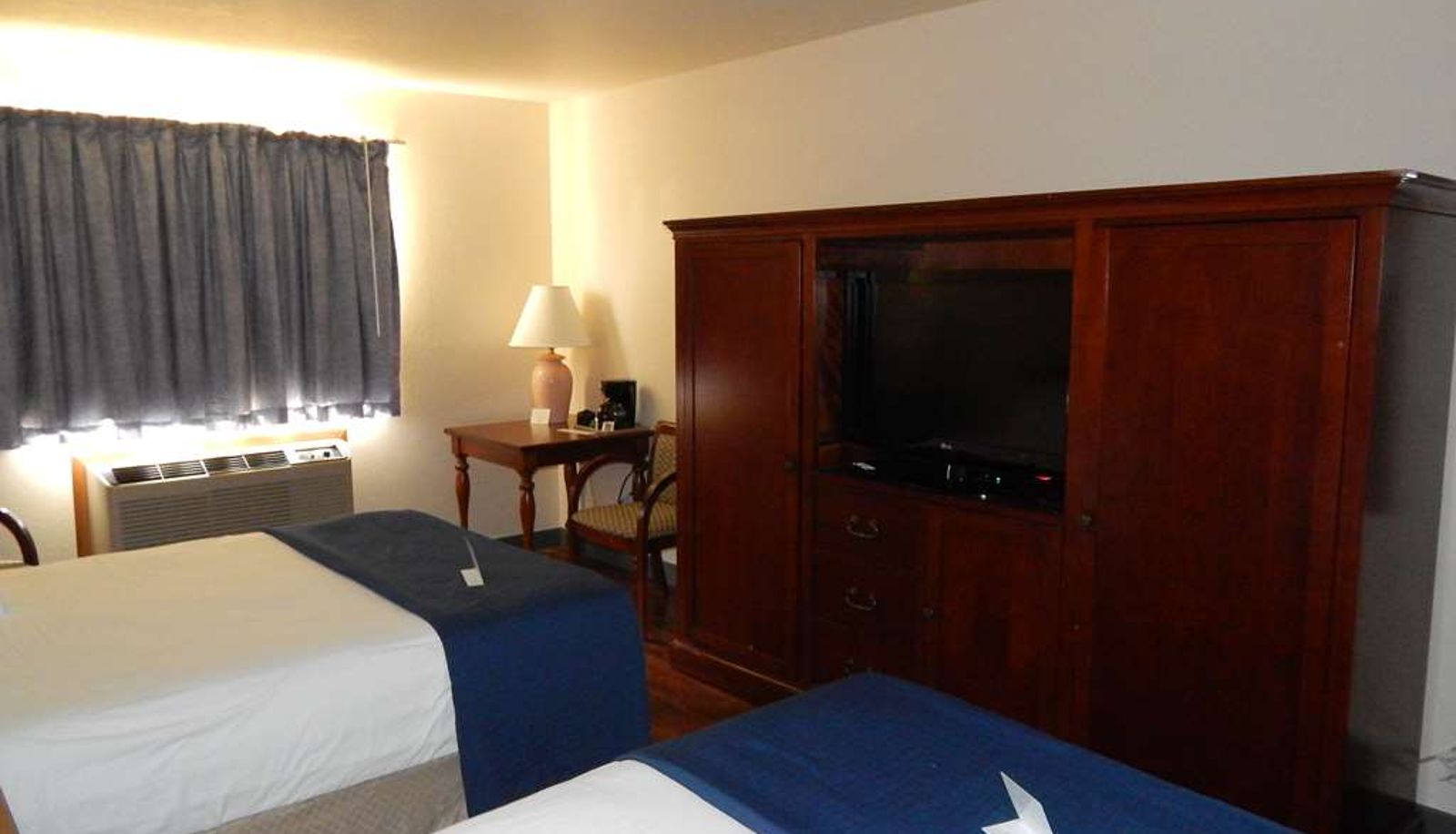 Vierbettzimmer - Americas Best Value Inn Sault Ste. Marie