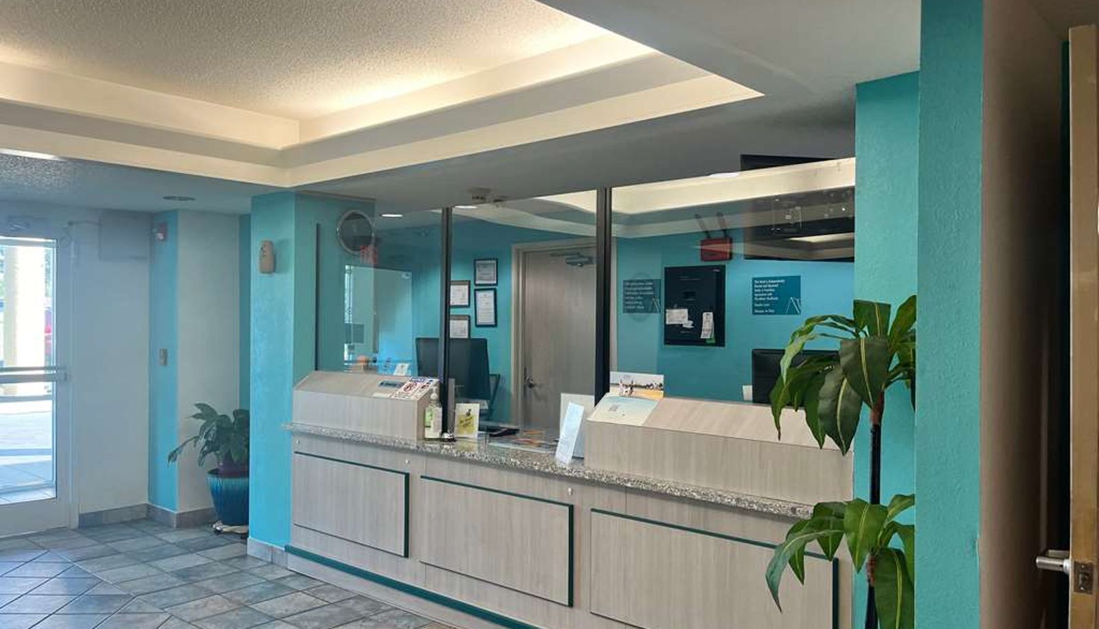 Lobby - Howard Johnson by Wyndham Clarksville Tennessee