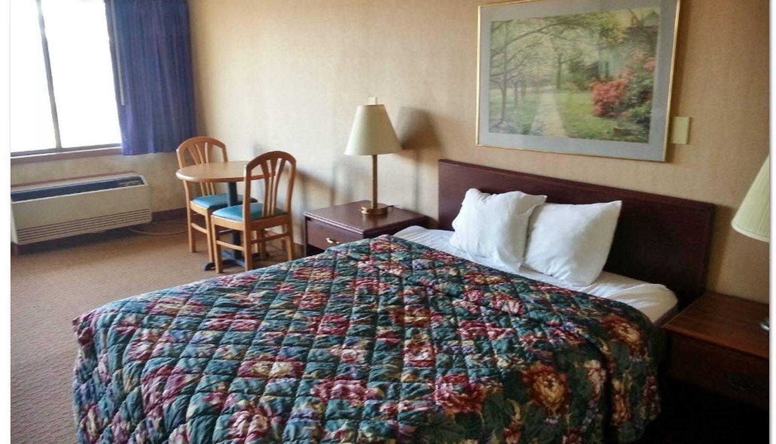 Room - Travelodge by Wyndham Monroe