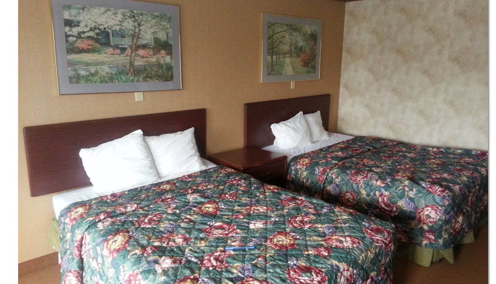 Room - Travelodge by Wyndham Monroe