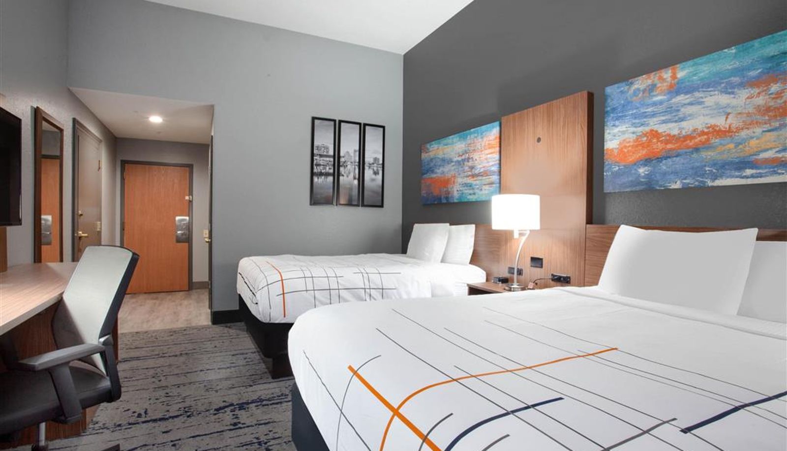 Room - La Quinta Inn & Suites by Wyndham St. Petersburg Northeast