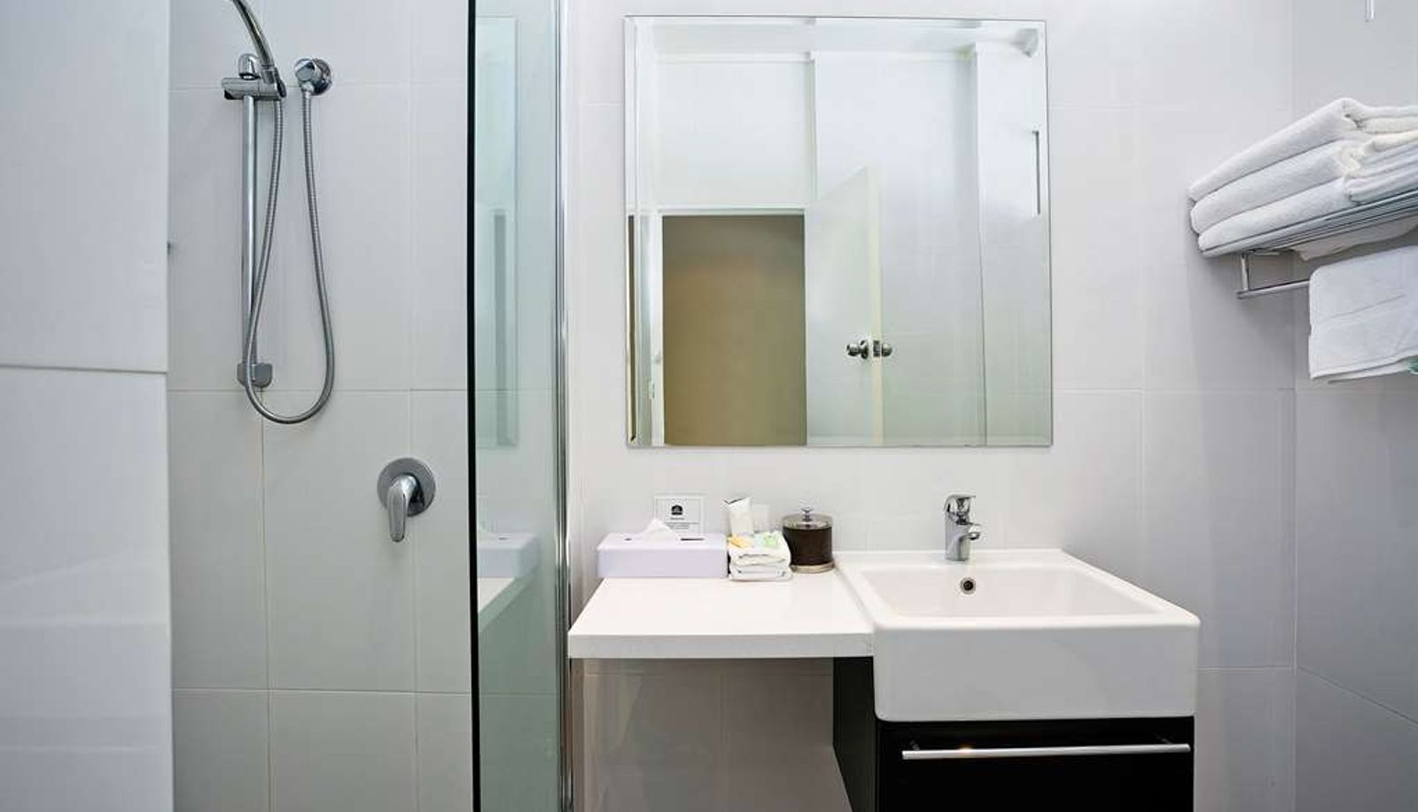 Room - Best Western Sanctuary Inn