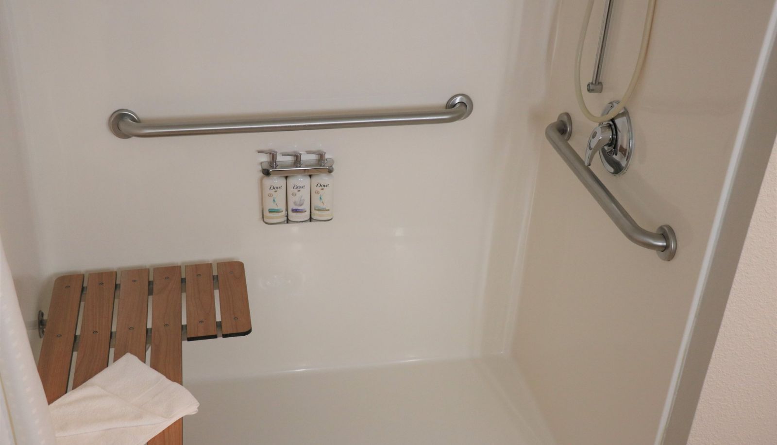 Camera - Holiday Inn Express & Suites MARQUETTE by IHG