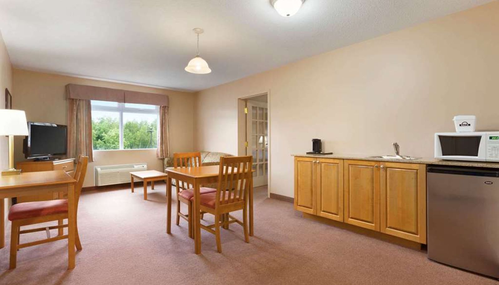 Suite - Days Inn by Wyndham Oromocto Conference Centre