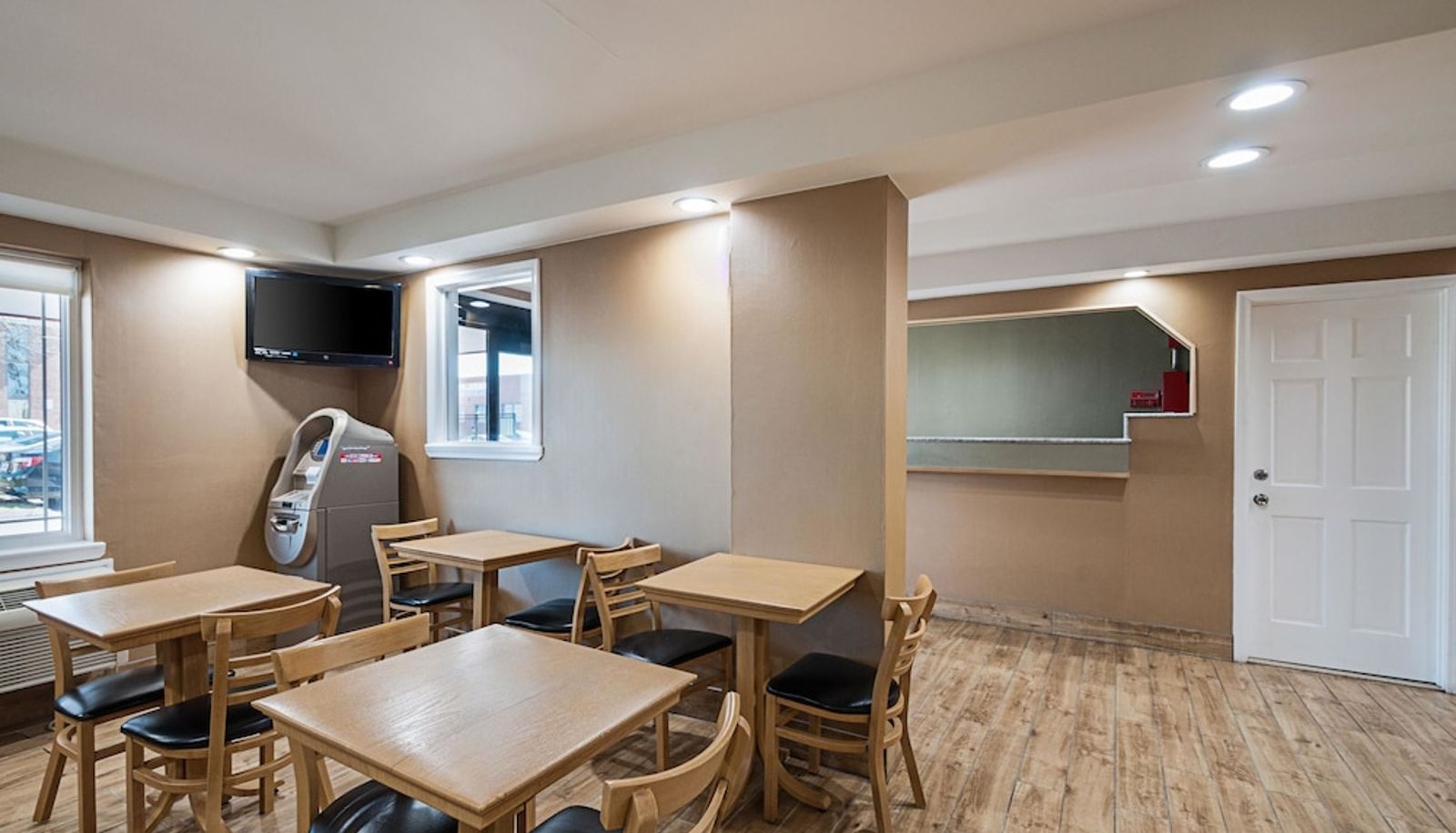 Breakfast room - Quality Inn Near Pimlico Racetrack