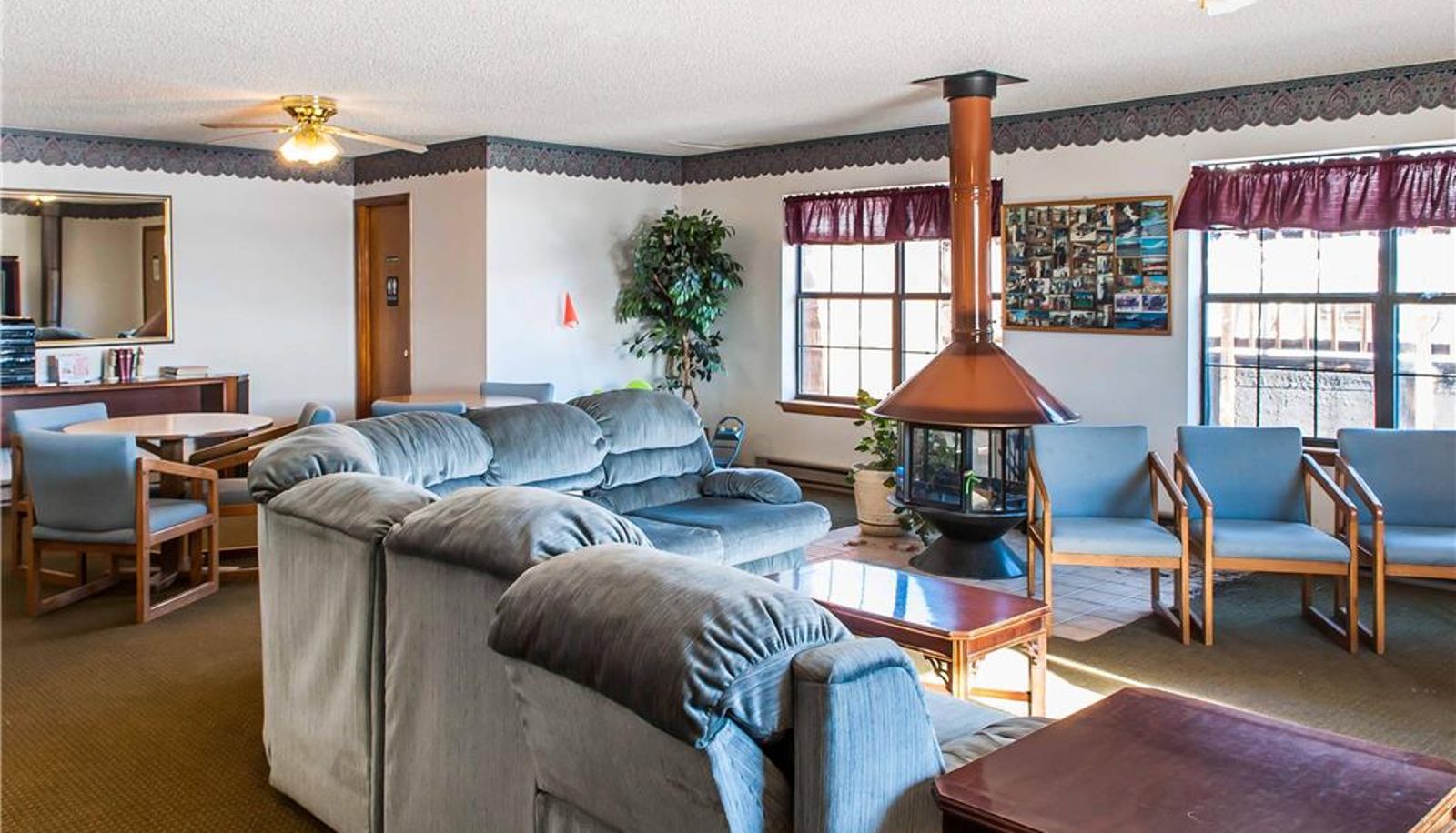 Interior view - Econo Lodge Eagle Nest
