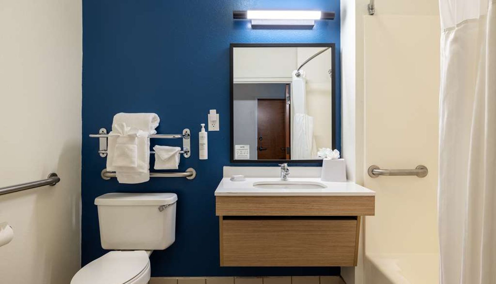 Room - Spark by Hilton Savannah Airport