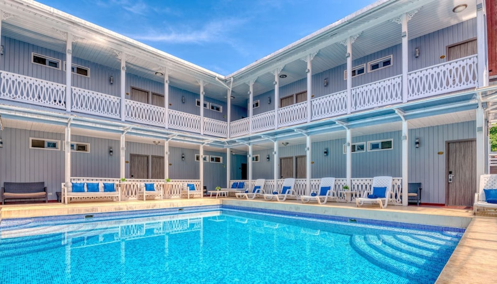 Pool - Swan's Cay