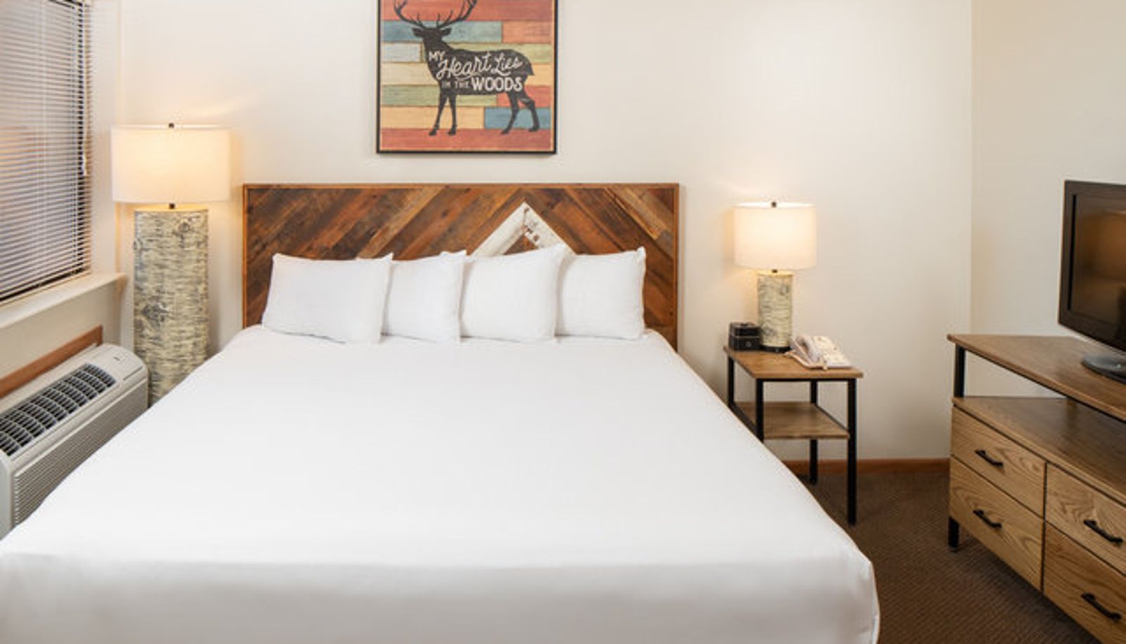 Room - TIMBER RIDGE LODGE AND WATERPARK
