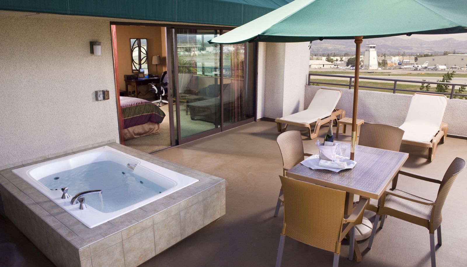 Chambre - Airtel Plaza Hotel