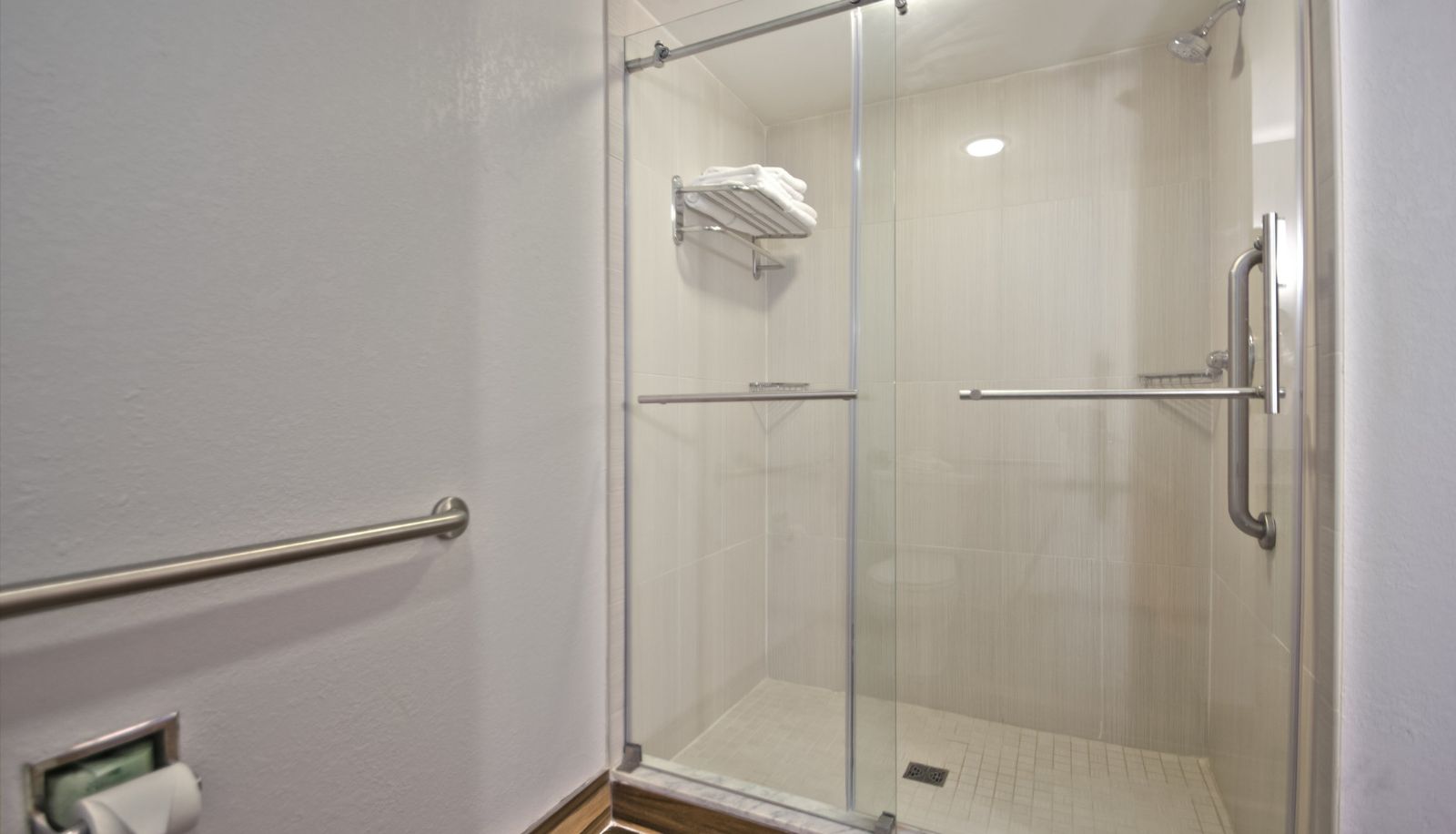 Camera - Holiday Inn MANAHAWKIN/LONG BEACH ISLAND by IHG