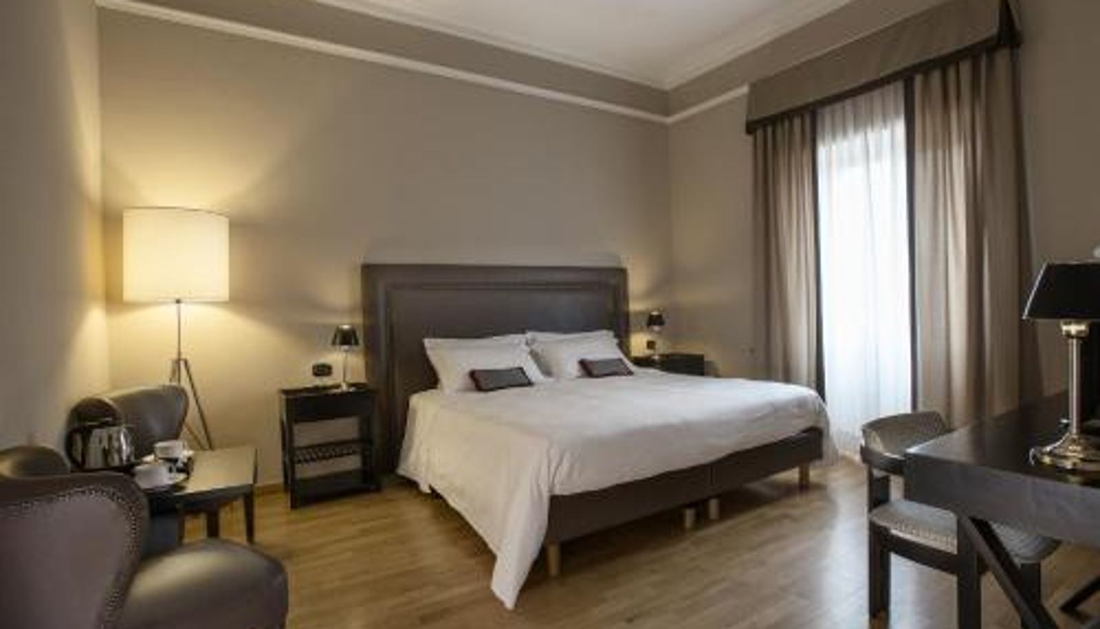 Habitación familiar - Ambasciatori Place Hotel
