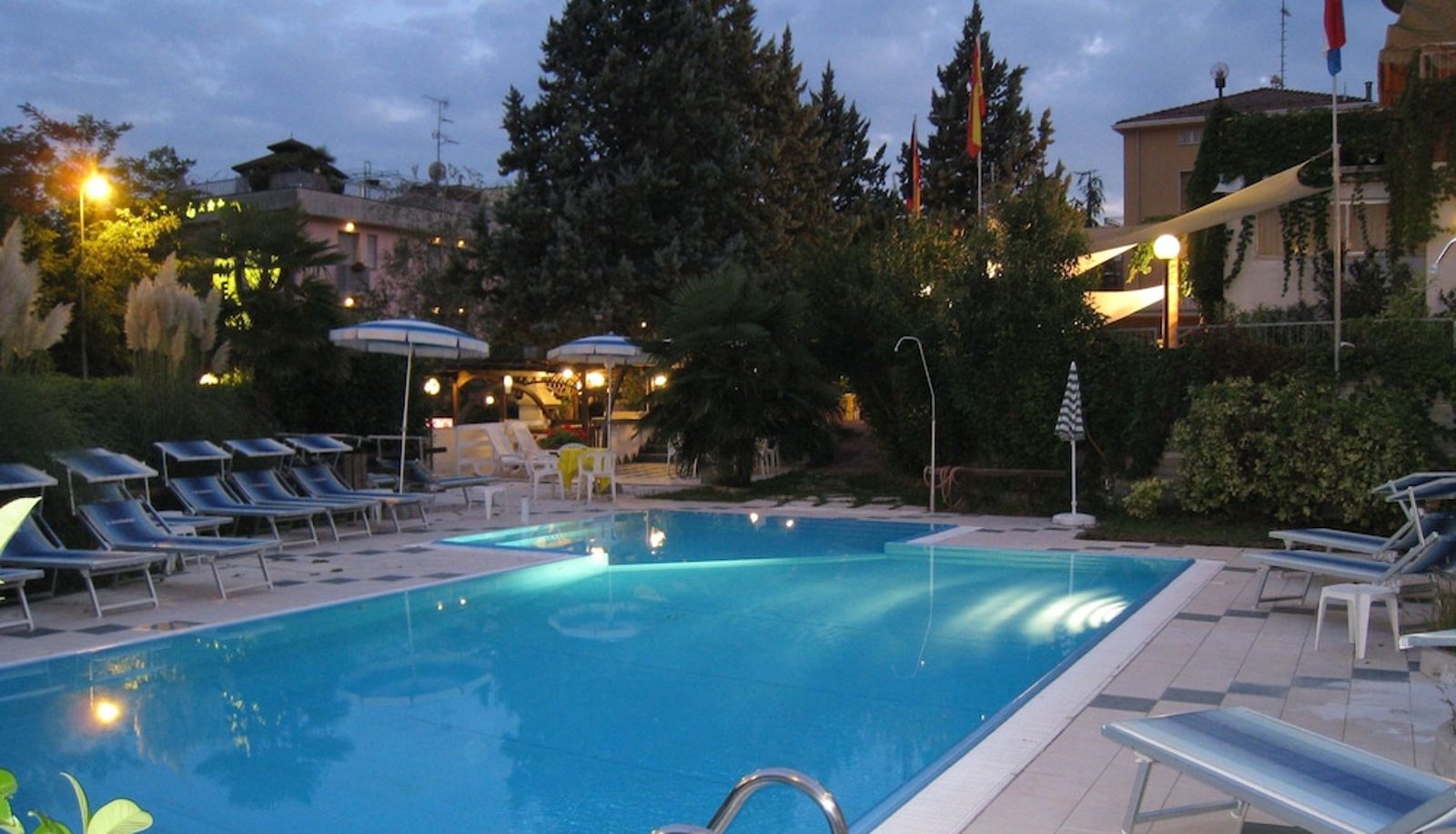 Pool - Albergo Boomerang
