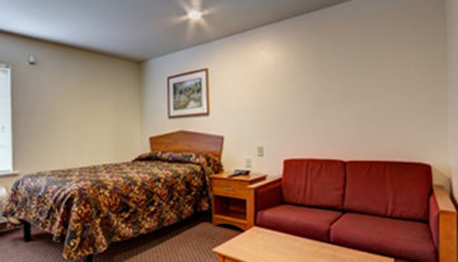 Room - WoodSpring Suites Pharr