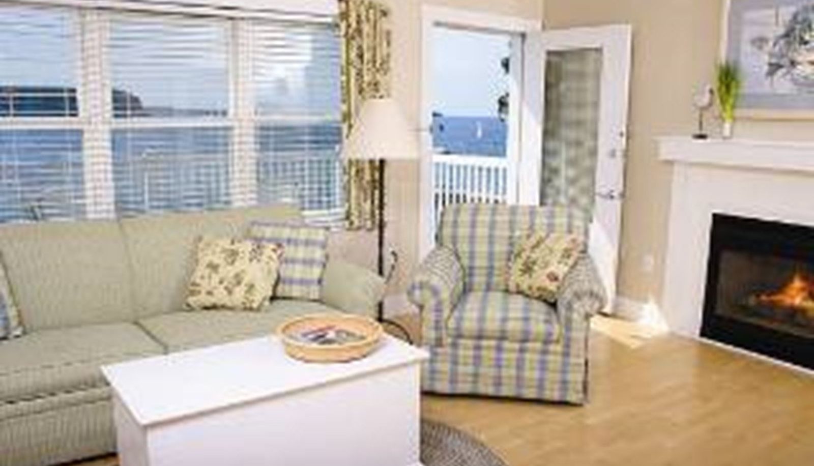 Suite - EDGEWATER RESORT