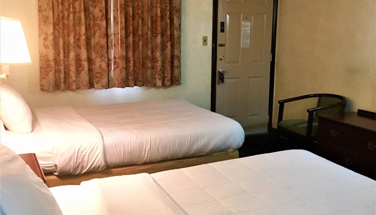 Camera - Red Carpet Inn Gettysburg