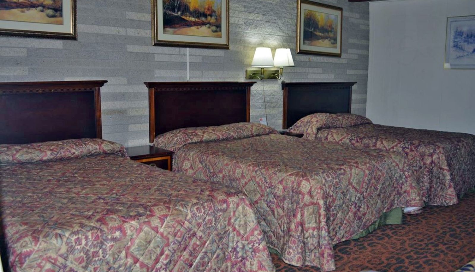 Zimmer - Red Carpet Inn and Suites New Cumberland