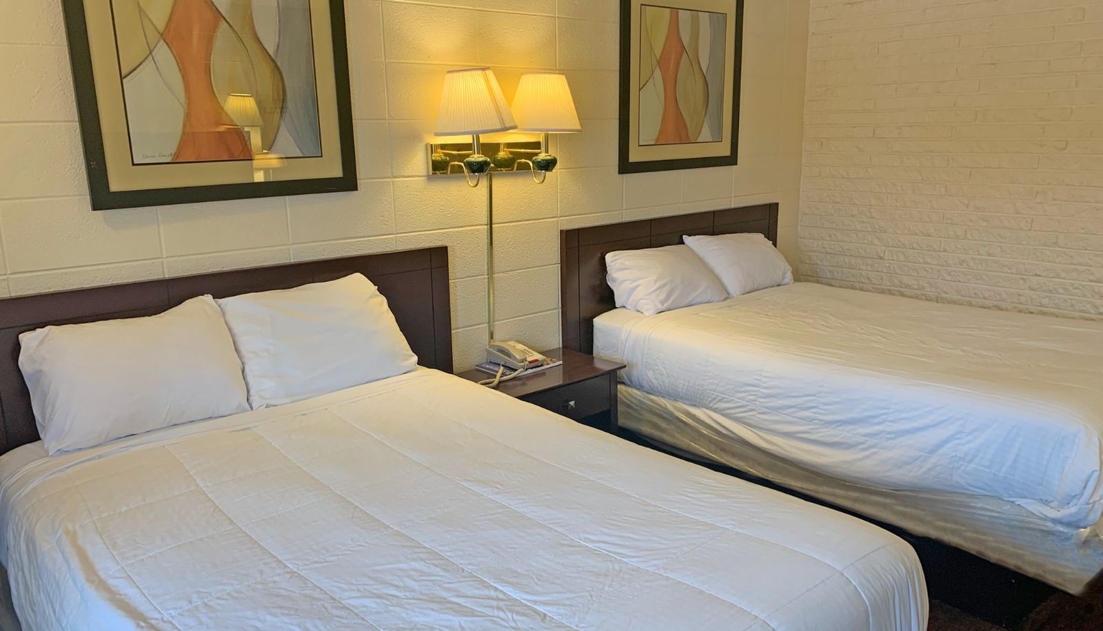 Room - Red Carpet Inn Blacksburg