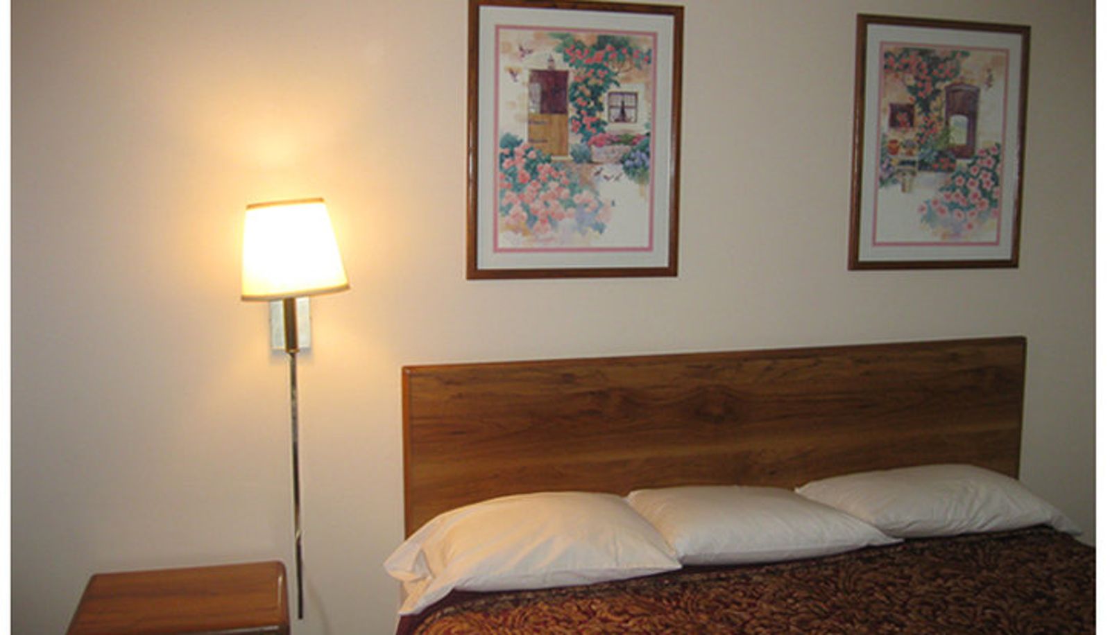 Zimmer - Scottish Inns Troy