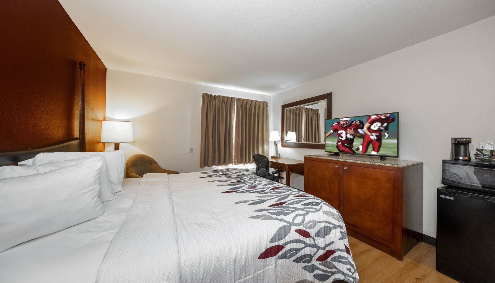 Zimmer - Red Roof Inn & Suites Biloxi - Ocean Springs