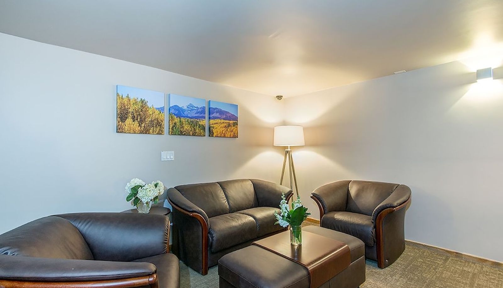 Hall - Ice House Suites and Condominiums