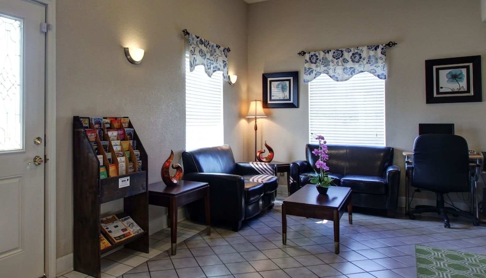 Hall - Key West Inn Tunica