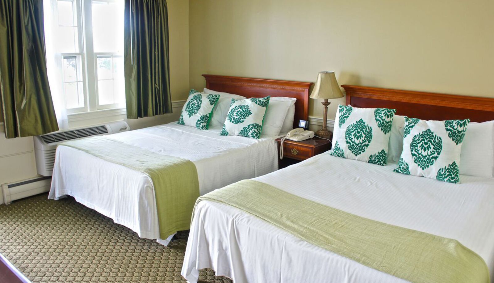 Zimmer - Inn at Mystic