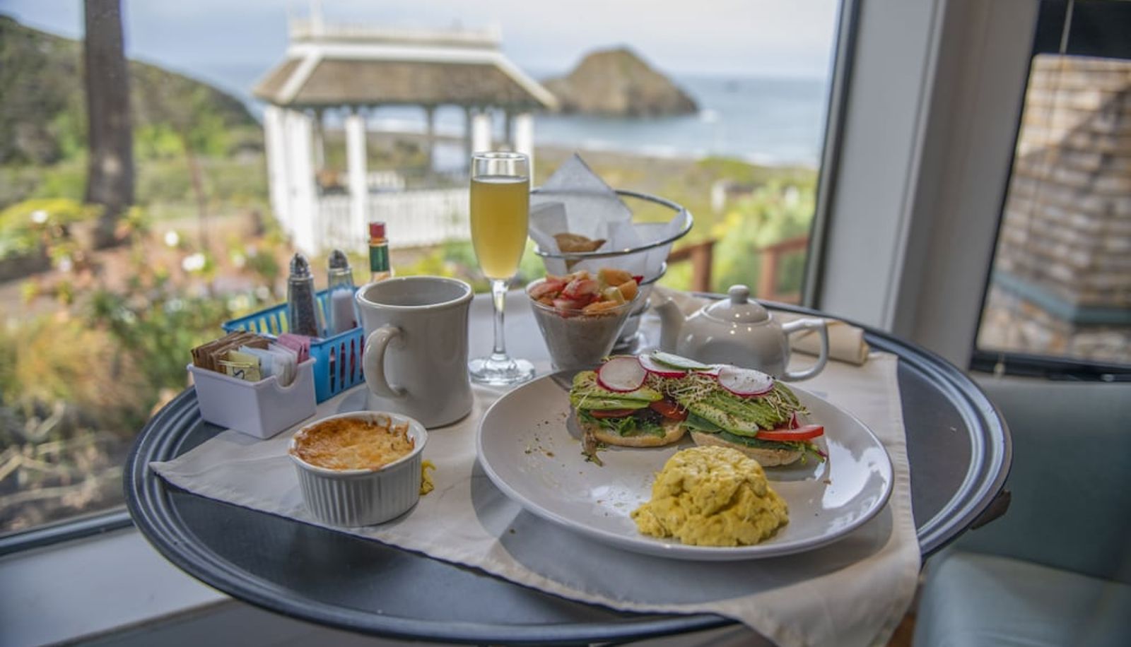 Restaurant - Elk Cove Inn & Spa