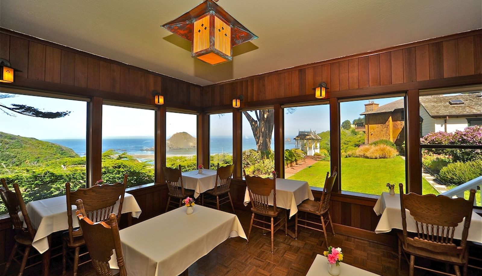 Restaurant - Elk Cove Inn & Spa