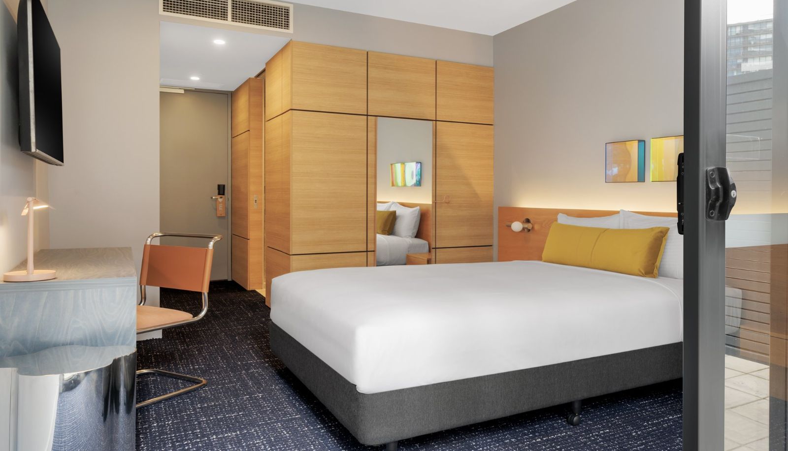 Zimmer - lyf on Elizabeth Melbourne