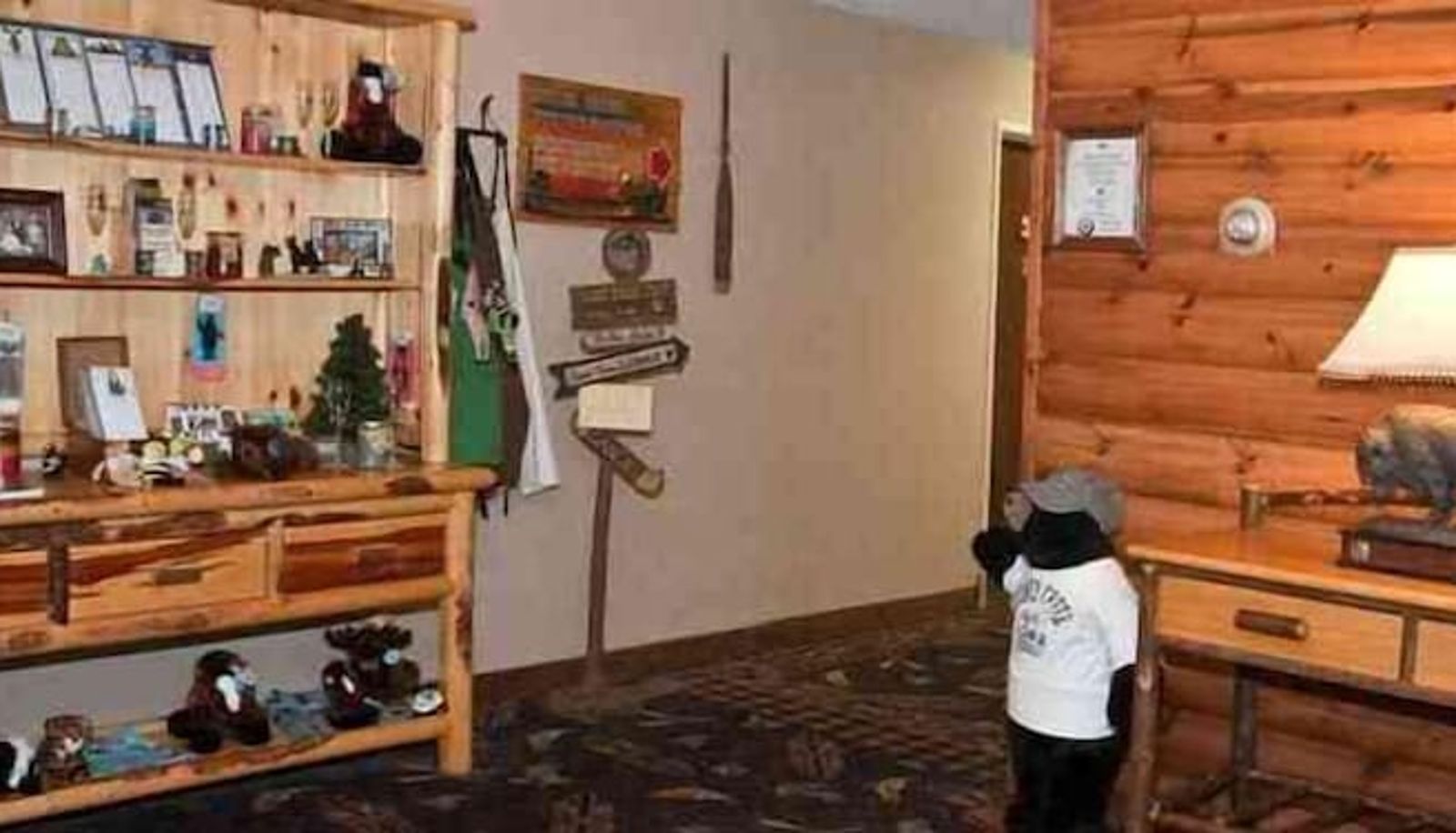 Hall - Boarders Inn & Suites by Cobblestone Hotels - Waukon