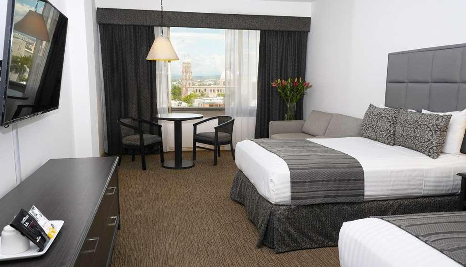 Pokój czteroosobowy - Hotel San Marcos