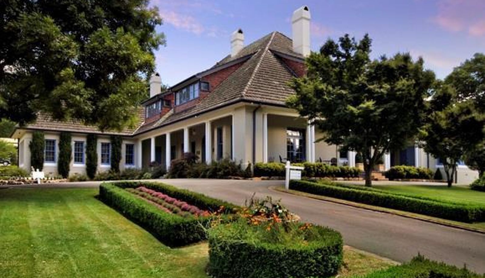 Exterior view - PEPPERS MANOR HOUSE